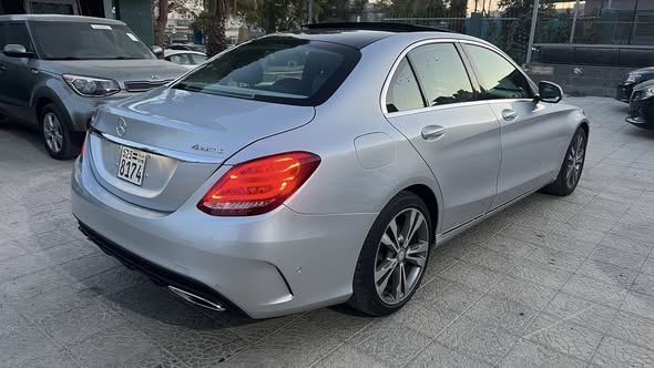 مرسيدس بنز C300 2015 - صورة 5