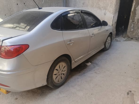 هيونداي افانتي 2011 - صورة 3