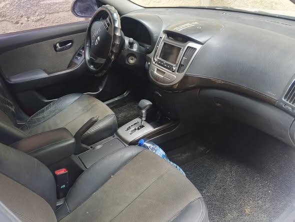 هيونداي افانتي 2011 - صورة 4