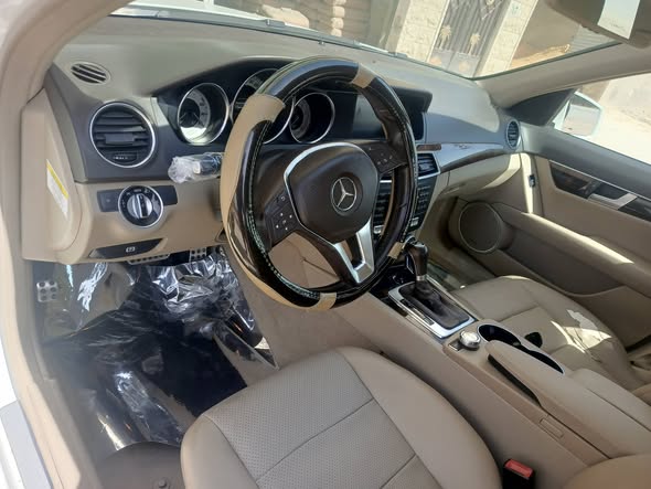 مرسيدس بنز الفئه c300 2014 - صورة 3