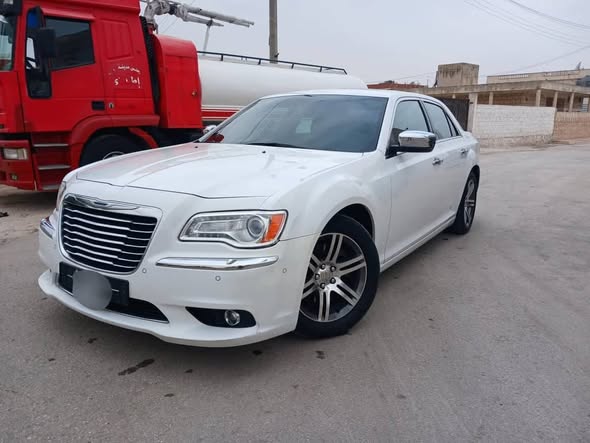 كرايسلر 300 2013 - صورة 1