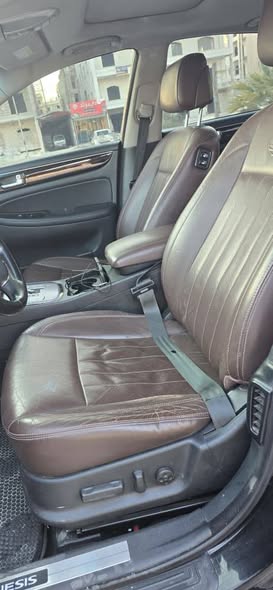 هونداي جينيسيس 2012 - صورة 2