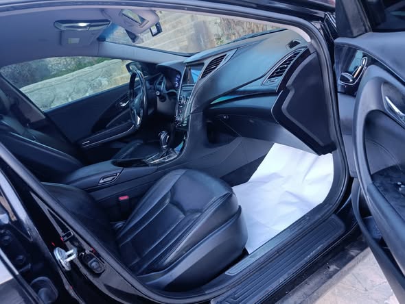 هيونداي ازيرا 2012 - صورة 4