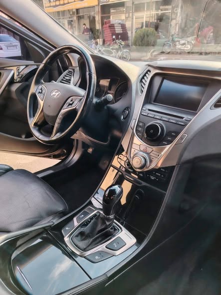 Hyundai Azera Grandeur 2013 - صورة 3