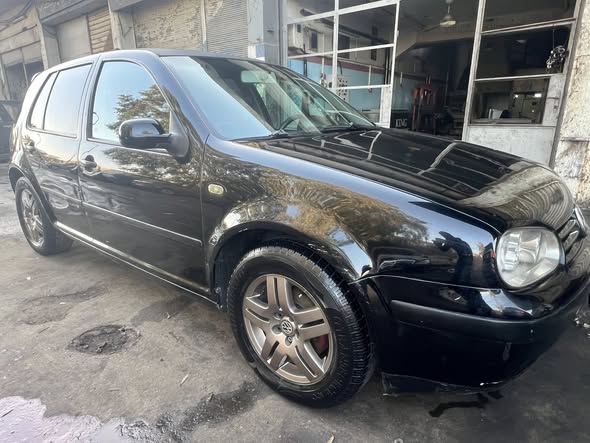 فولكس فاجن جولف 2002 - صورة 1