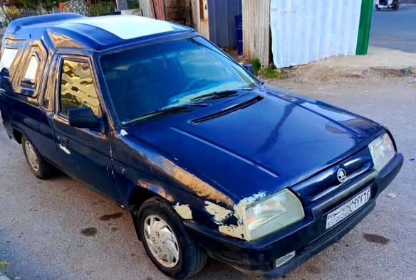 سكودا Karta 1994 - صورة 3