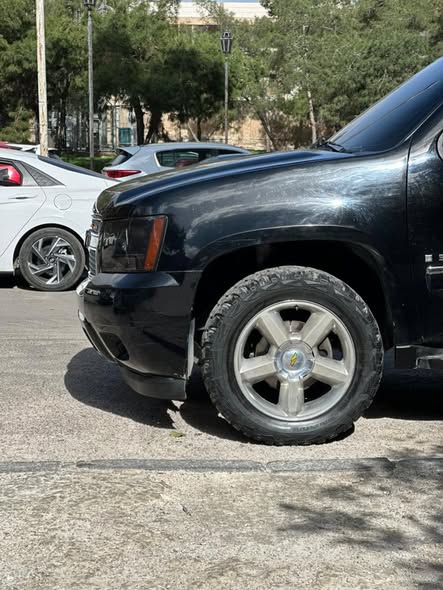 Chevrolet Suburban 2010 - صورة 3