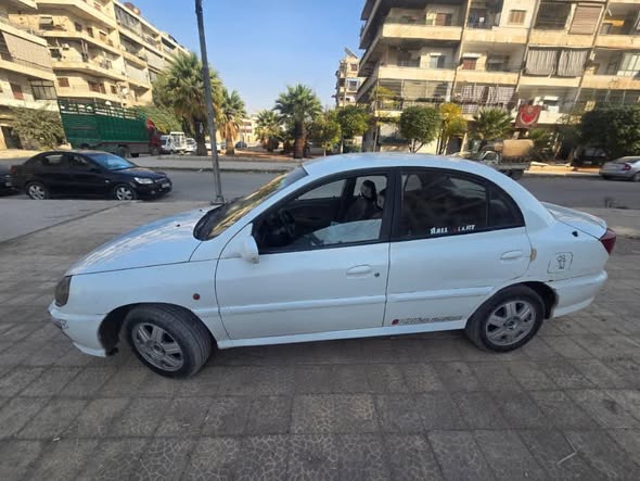 كيا ريو 2002 - صورة 3