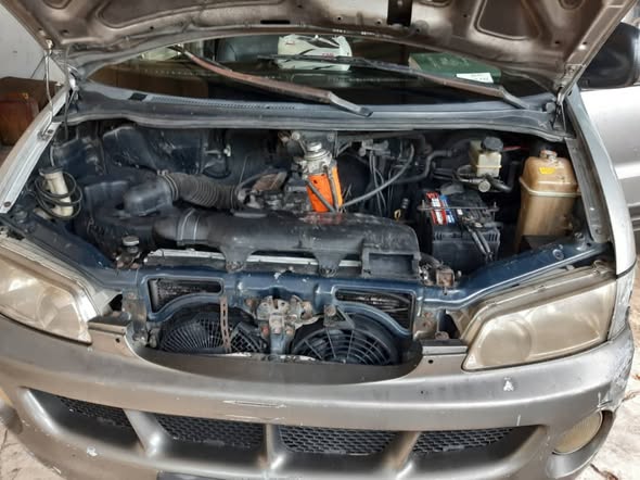 هيونداي ستاريكس 1999 - صورة 2