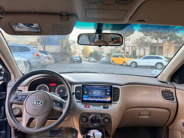 كيا ريو كرتا 2010 - صورة 4