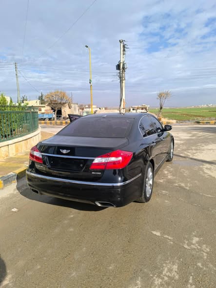 هيونداي جينسس 2012 - صورة 2