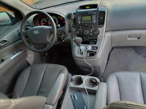 كيا كرنفال 2010 - صورة 2