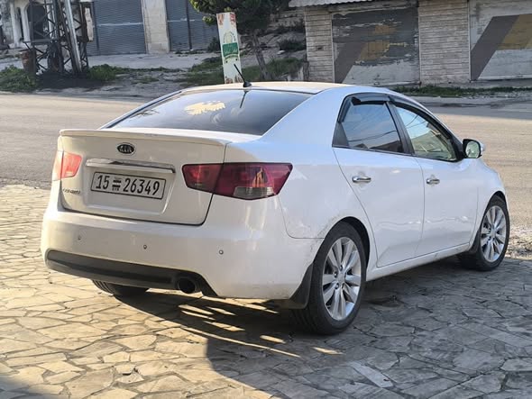 كيا فورتي 2011 - صورة 4