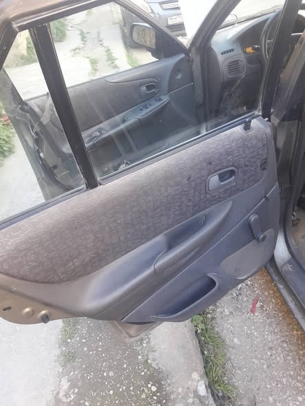 مازدا جدي 2000 - صورة 5