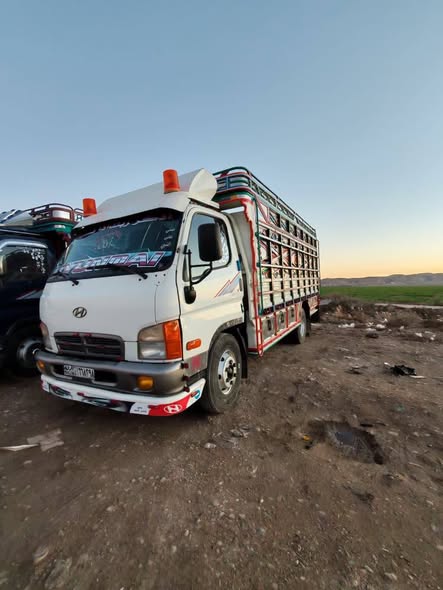 هيونداي انتر 2003 - صورة 5