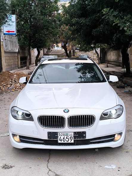 BMW 528i 2011 - صورة 2