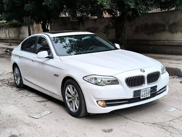 BMW 528i 2011 - صورة 3
