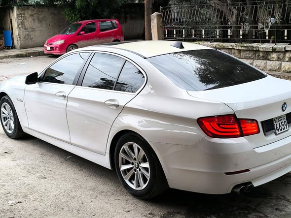 BMW 528i 2011 - صورة 5
