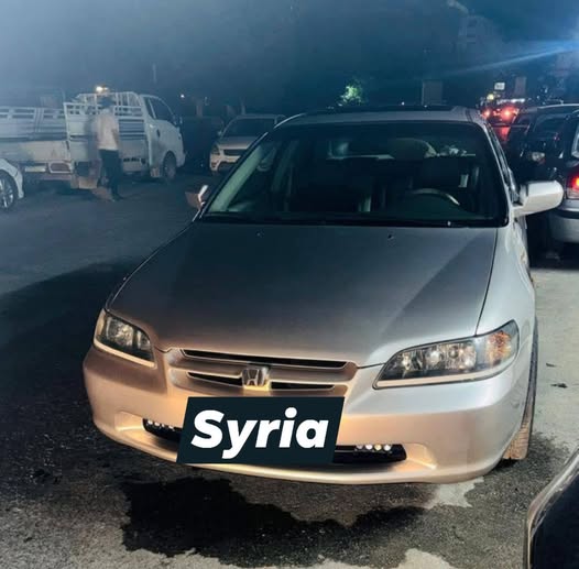 هوندا اكورد 2000 - صورة 1