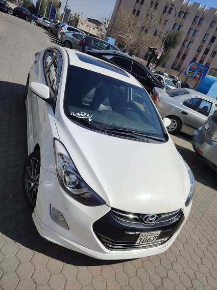 Hyundai Elantra 2011 - صورة 2