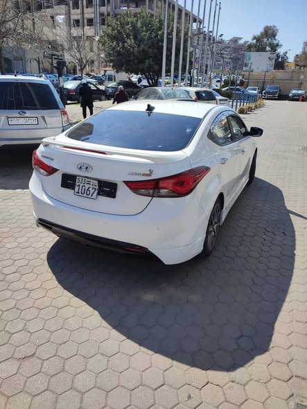 Hyundai Elantra 2011 - صورة 5