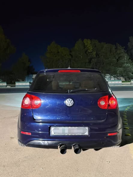 فولكس فاجن غولف 2005 - صورة 1