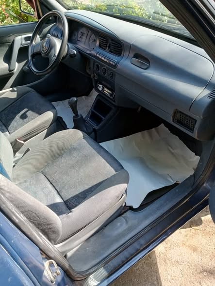 سكودا بيك اب 1998 - صورة 2