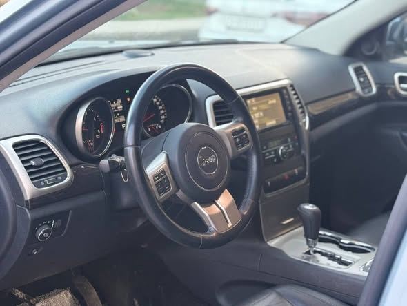 جيب شيروكي 2013 - صورة 1