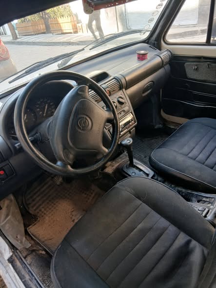 فولكس فاجن كولف 1976 - صورة 1