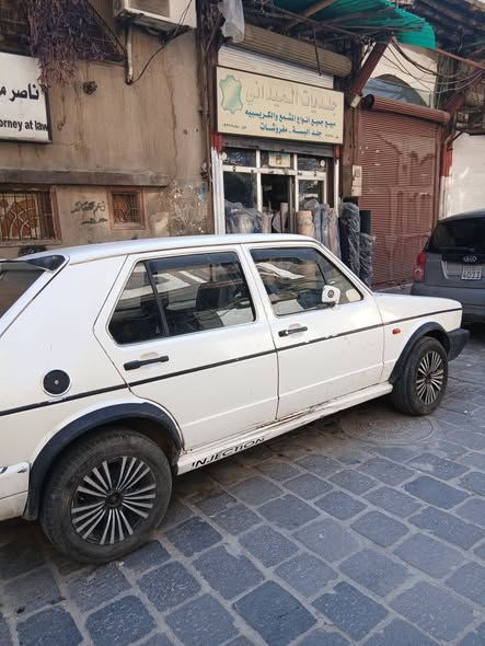 فولكس فاجن كولف 1976 - صورة 3