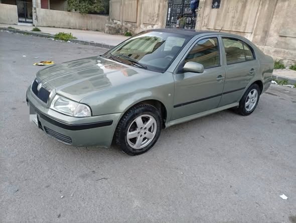 سكودا اوكتافيا 2002 - صورة 1