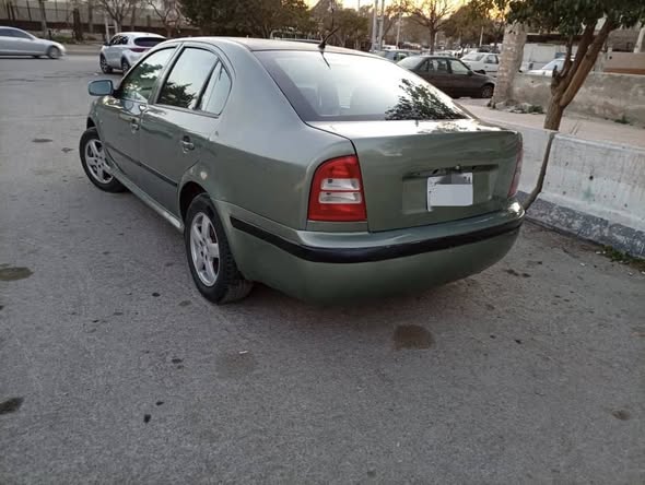 سكودا اوكتافيا 2002 - صورة 3