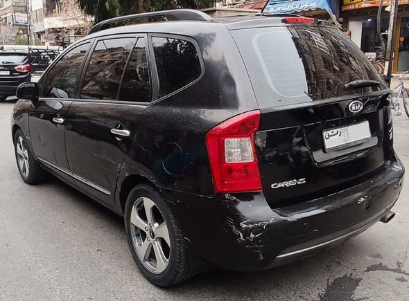 كيا كارنز 2007 - صورة 1