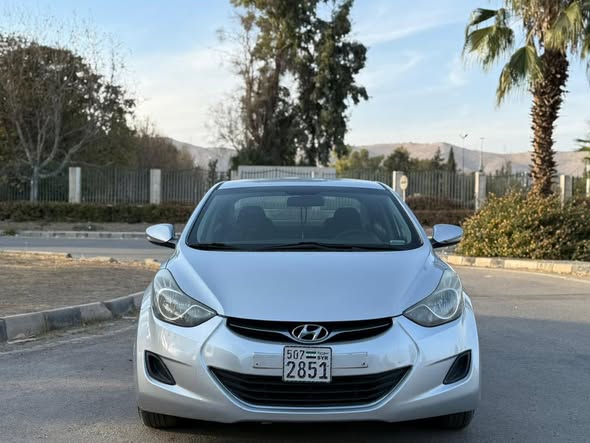 هيونداي افانتي 2012 - صورة 1