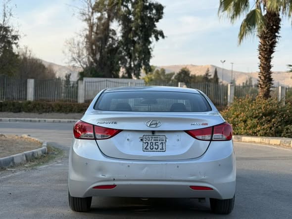 هيونداي افانتي 2012 - صورة 4