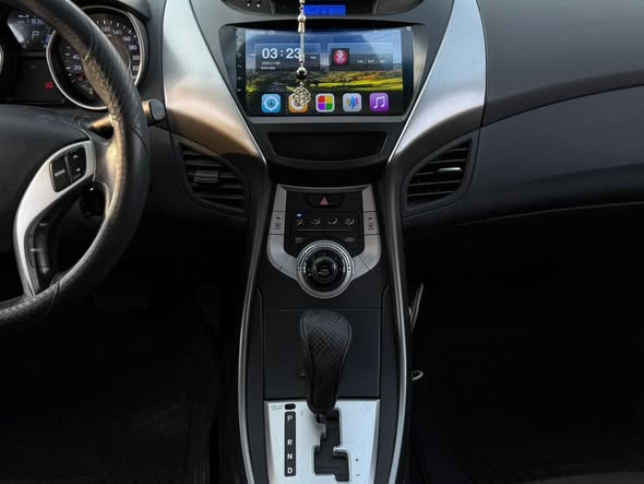 هيونداي افانتي 2012 - صورة 5