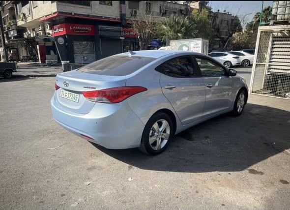 هيونداي افانتي 2011 - صورة 3