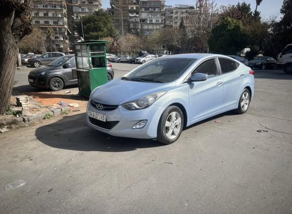 هيونداي افانتي 2011 - صورة 5