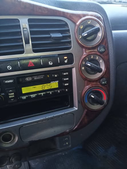 كيا بونجو 2007 - صورة 5