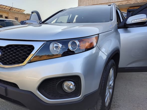 كيا سورينتو 2010 - صورة 4