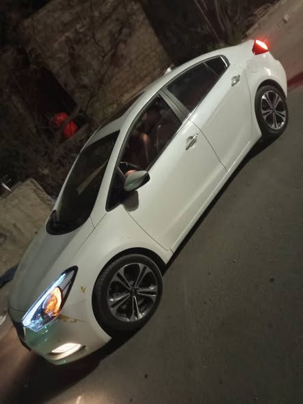 كيا فورتي (K3) 2015 - صورة 2