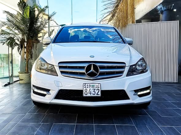 مرسيدس C300 2013 - صورة 1