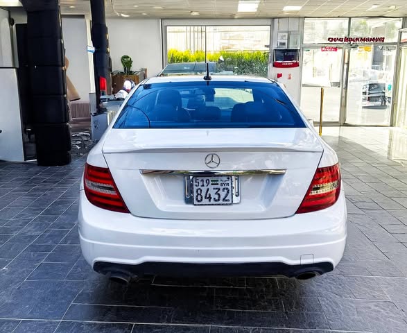مرسيدس C300 2013 - صورة 4