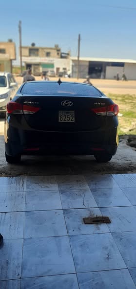 هيونداي افانتي 2012 - صورة 2