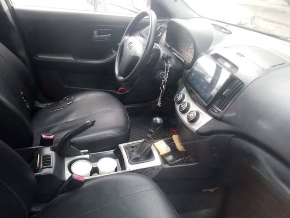 هونداي افانتي 2008 - صورة 2