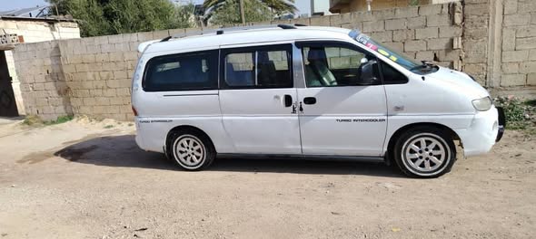 هيونداي ستاريكس 2004 - صورة 4