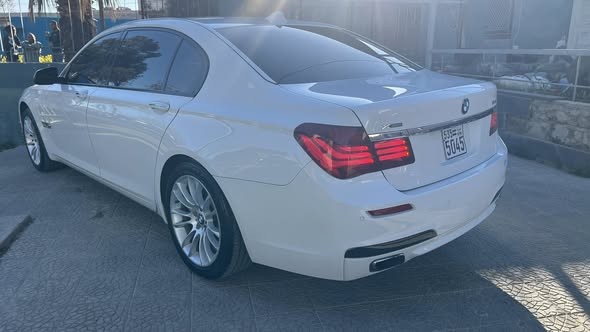 BMW 740 LI 2015 - صورة 5