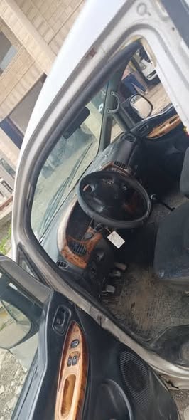 HYUNDAI ستاريكس 1999 - صورة 2