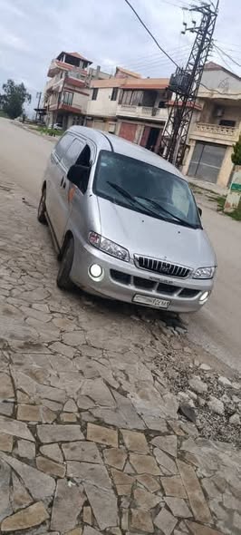 HYUNDAI ستاريكس 1999 - صورة 3