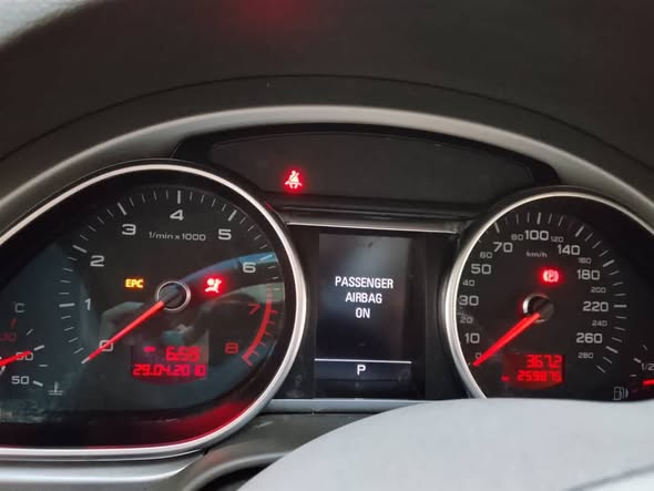 أودي Q7 2011 - صورة 2